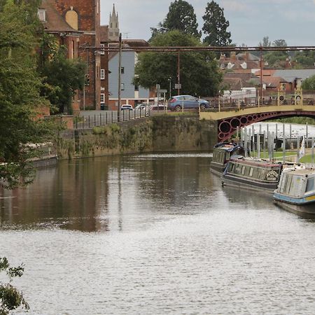 Runnymede Villa Tewkesbury Eksteriør bilde