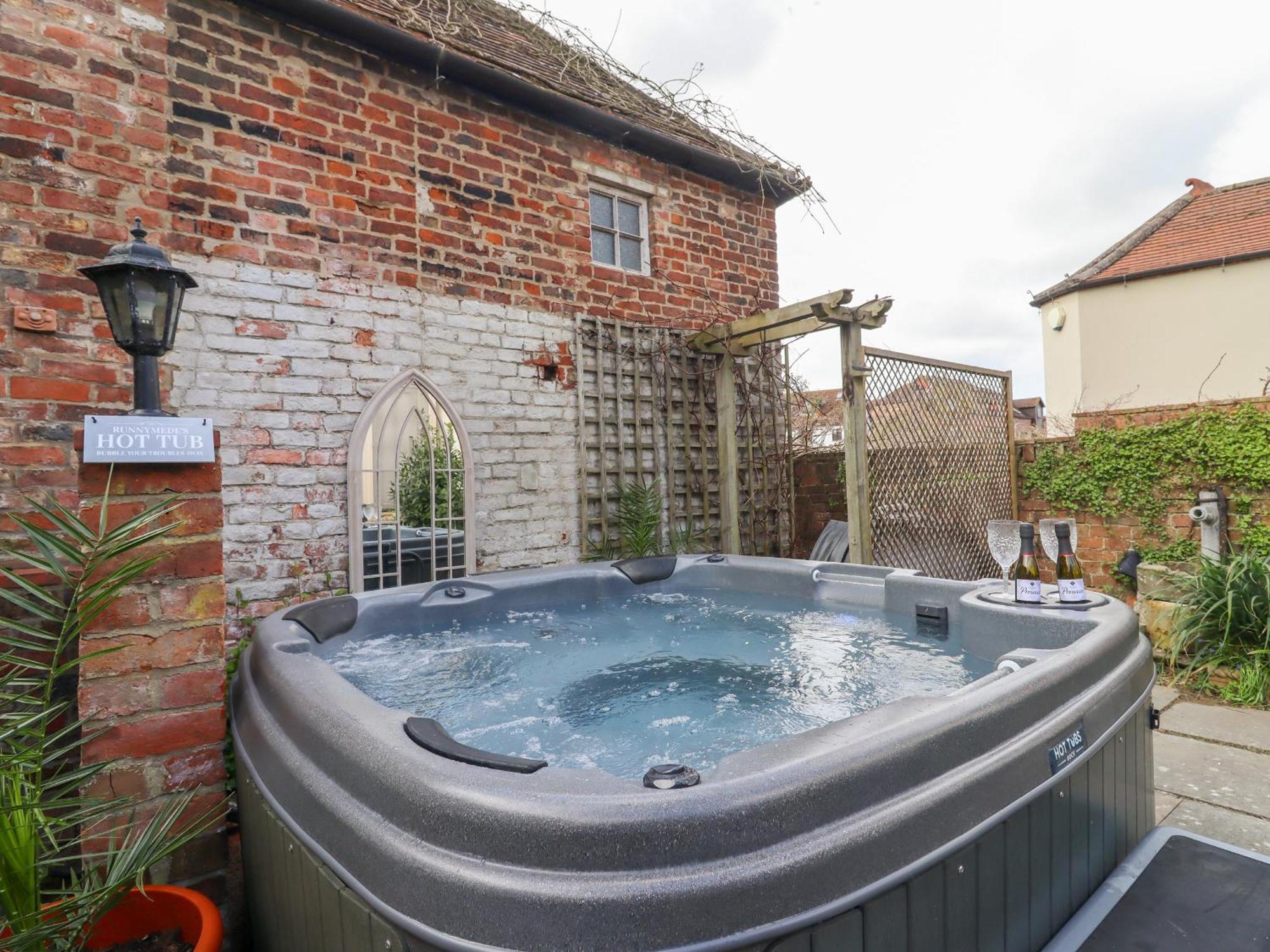 Runnymede Villa Tewkesbury Eksteriør bilde